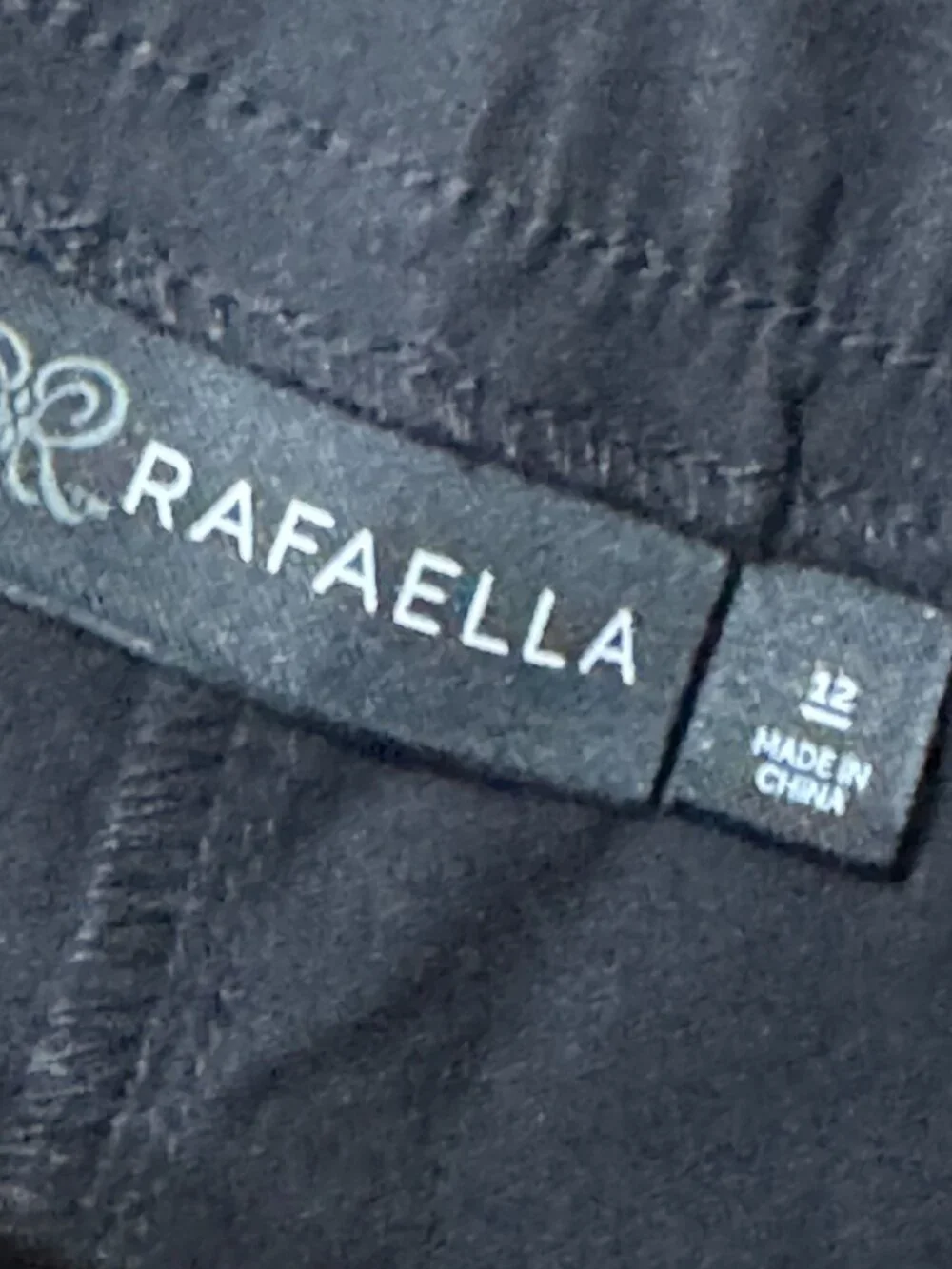 Rafaella Womens Black Stretchy Shorts Size 12 With Flat Front & Side Pockets - Picture 5 of 5